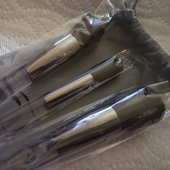 Opulent Beauty  - "Crystal Clear Brush Set" - Picture 4 of 4